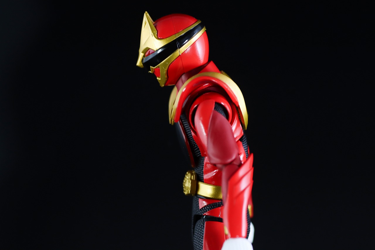 S.H.フィギュアーツ　ゴジュウルフ　レビュー　可動範囲