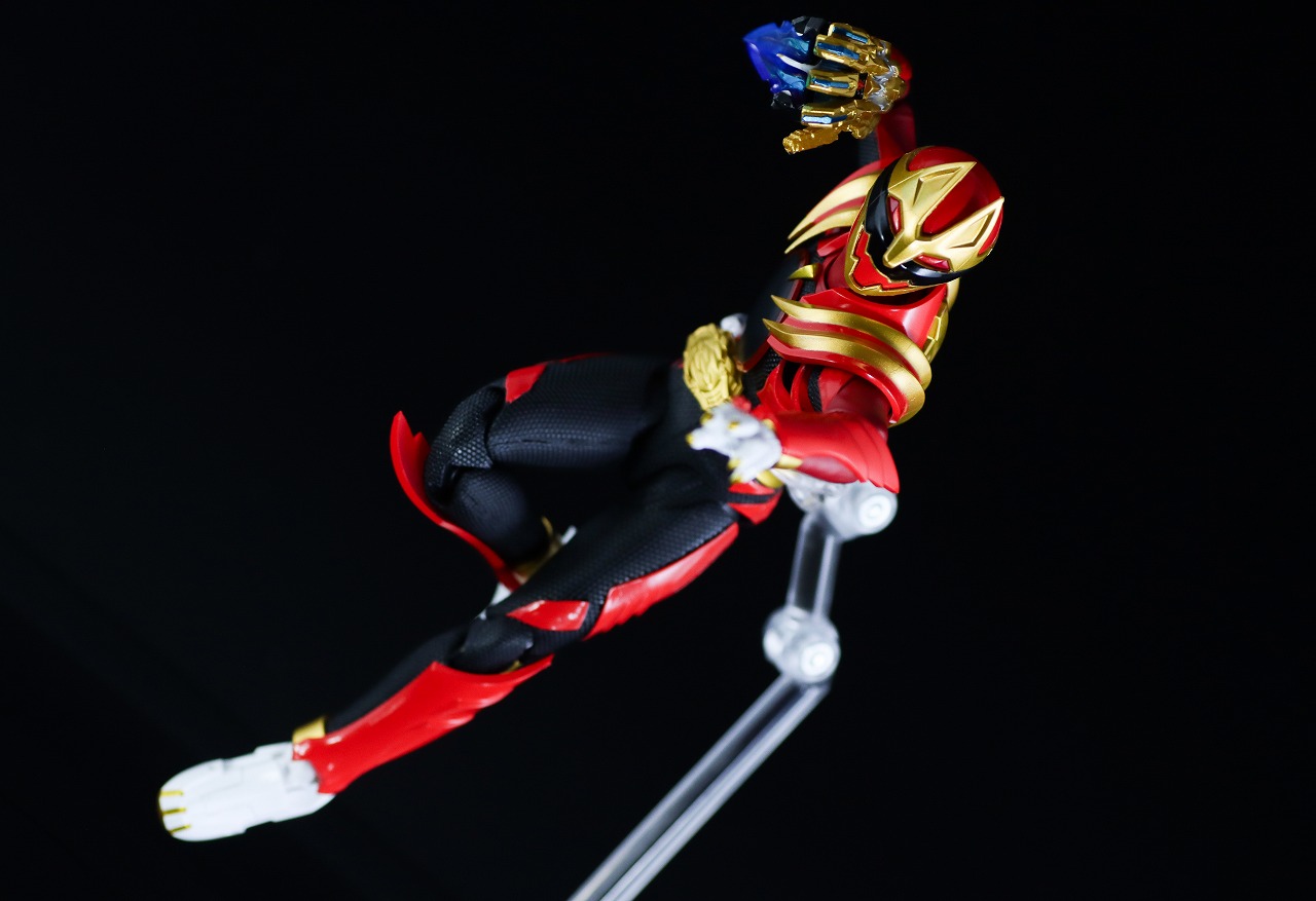 S.H.フィギュアーツ　ゴジュウルフ　レビュー　アクション