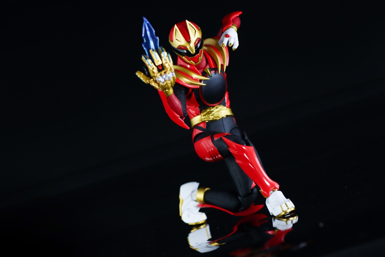 S.H.フィギュアーツ　ゴジュウルフ　レビュー　アクション