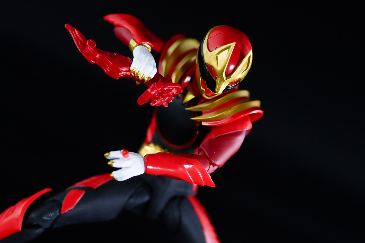 S.H.フィギュアーツ　ゴジュウルフ　レビュー　アクション