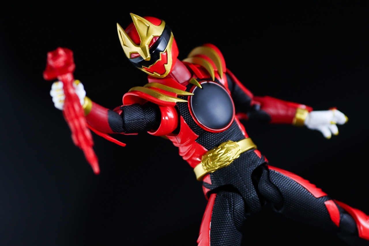 S.H.フィギュアーツ　ゴジュウルフ　レビュー　アクション