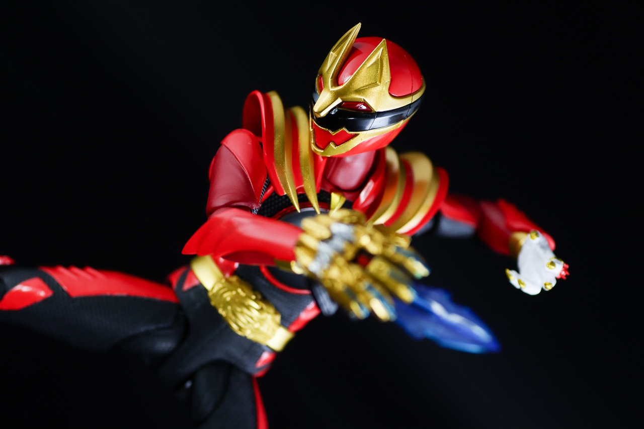 S.H.フィギュアーツ　ゴジュウルフ　レビュー　アクション