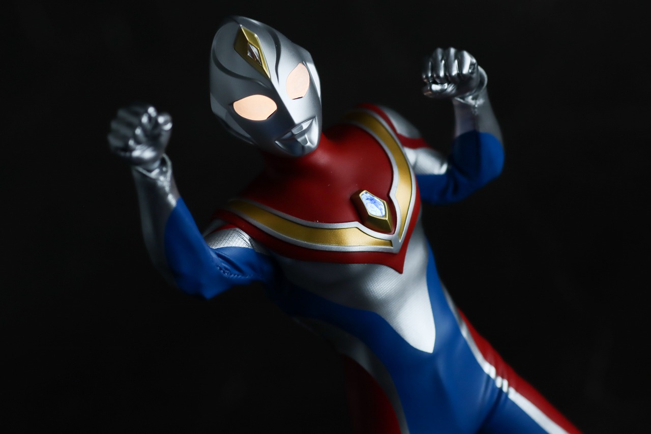 alphamax　ウルトラマンダイナ フラッシュタイプ　レビュー