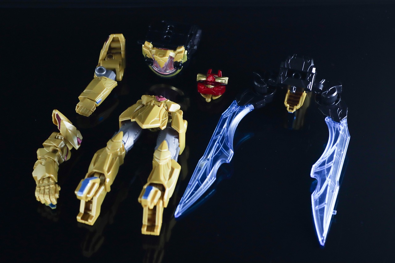 ミニプラ　テガソードホワイトバーン　レビュー　合体