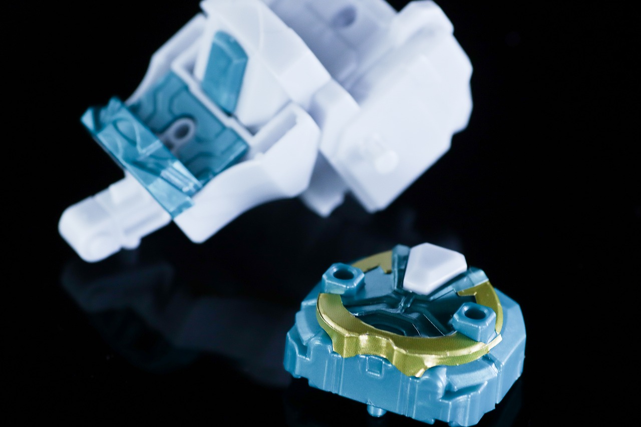 ミニプラ　テガソードホワイトバーン　レビュー　合体