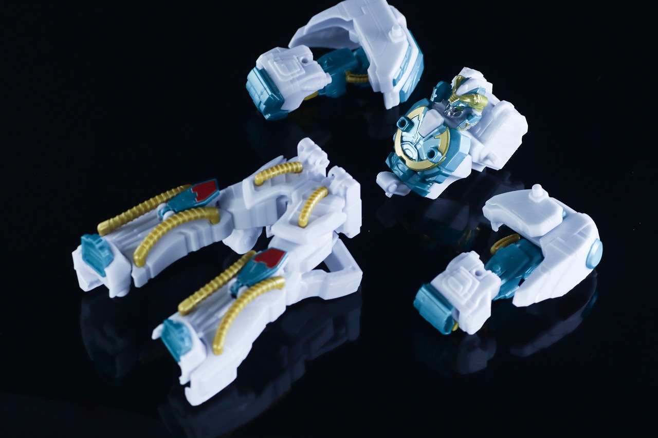 ミニプラ　テガソードホワイトバーン　レビュー　合体