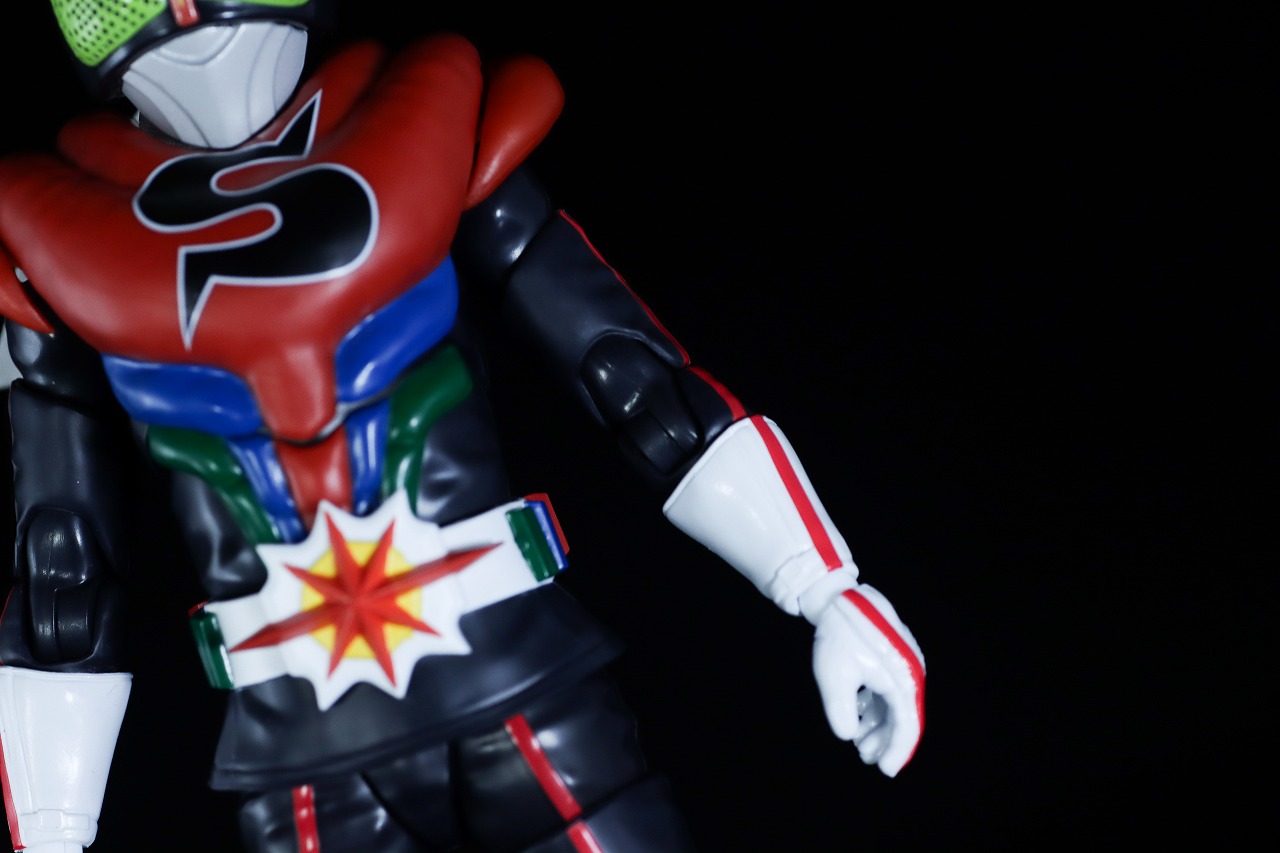 S.H.フィギュアーツ 真骨彫製法　仮面ライダーストロンガー　レビュー　本体