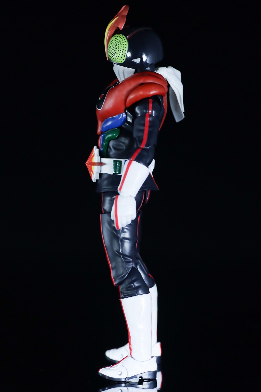 S.H.フィギュアーツ 真骨彫製法　仮面ライダーストロンガー　レビュー　本体