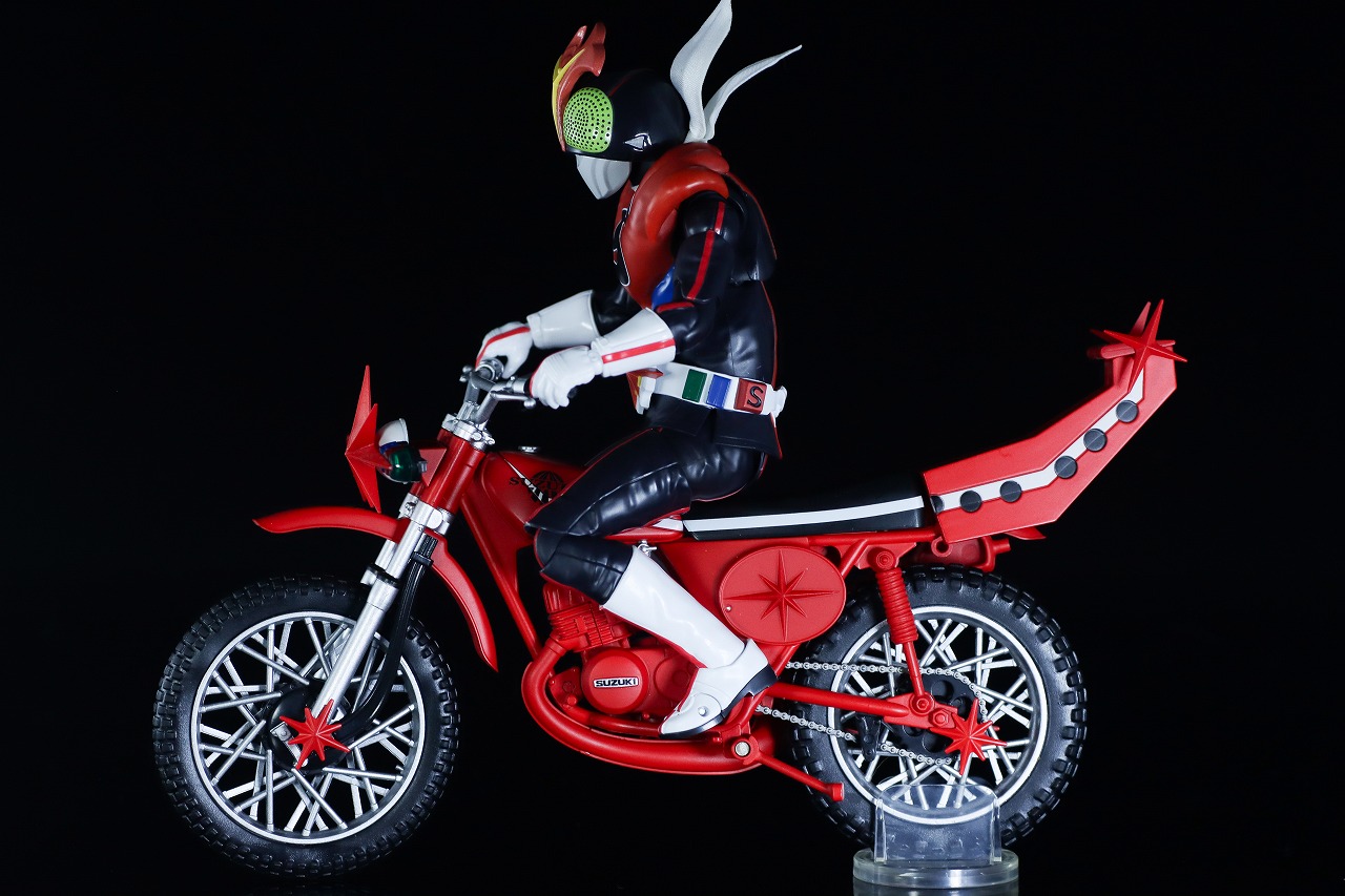 S.H.フィギュアーツ 真骨彫製法　仮面ライダーストロンガー　レビュー　アクション　カブトロー