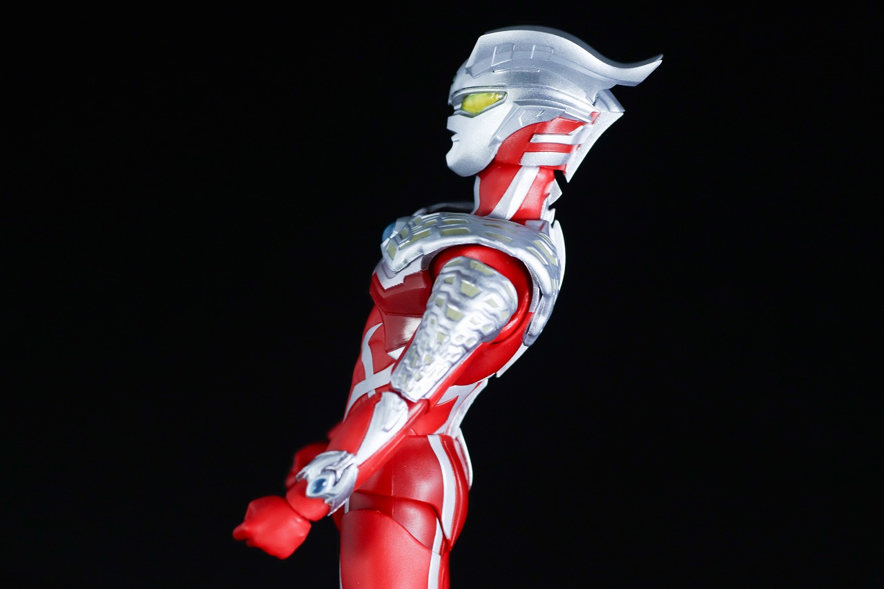 S.H.フィギュアーツ　ウルトラマンゼロ ワイルドバースト　レビュー　可動範囲