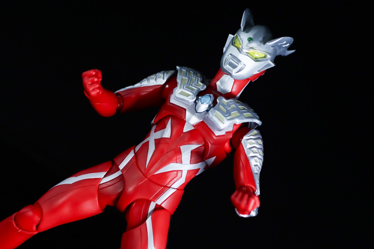 S.H.フィギュアーツ　ウルトラマンゼロ ワイルドバースト　レビュー　アクション