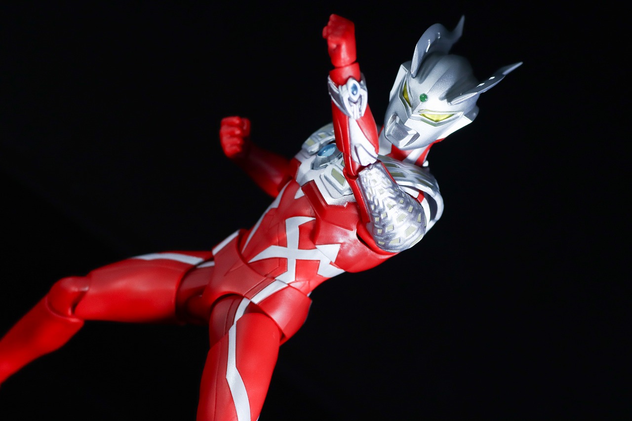 S.H.フィギュアーツ　ウルトラマンゼロ ワイルドバースト　レビュー　アクション