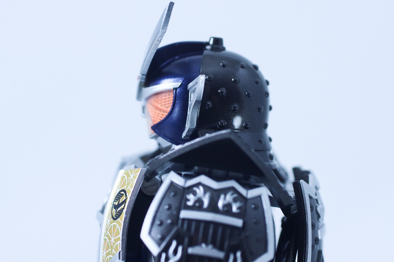 S.H.フィギュアーツ 真骨彫製法 仮面ライダー鎧武 ジンバーレモンアームズ レビュー 本体