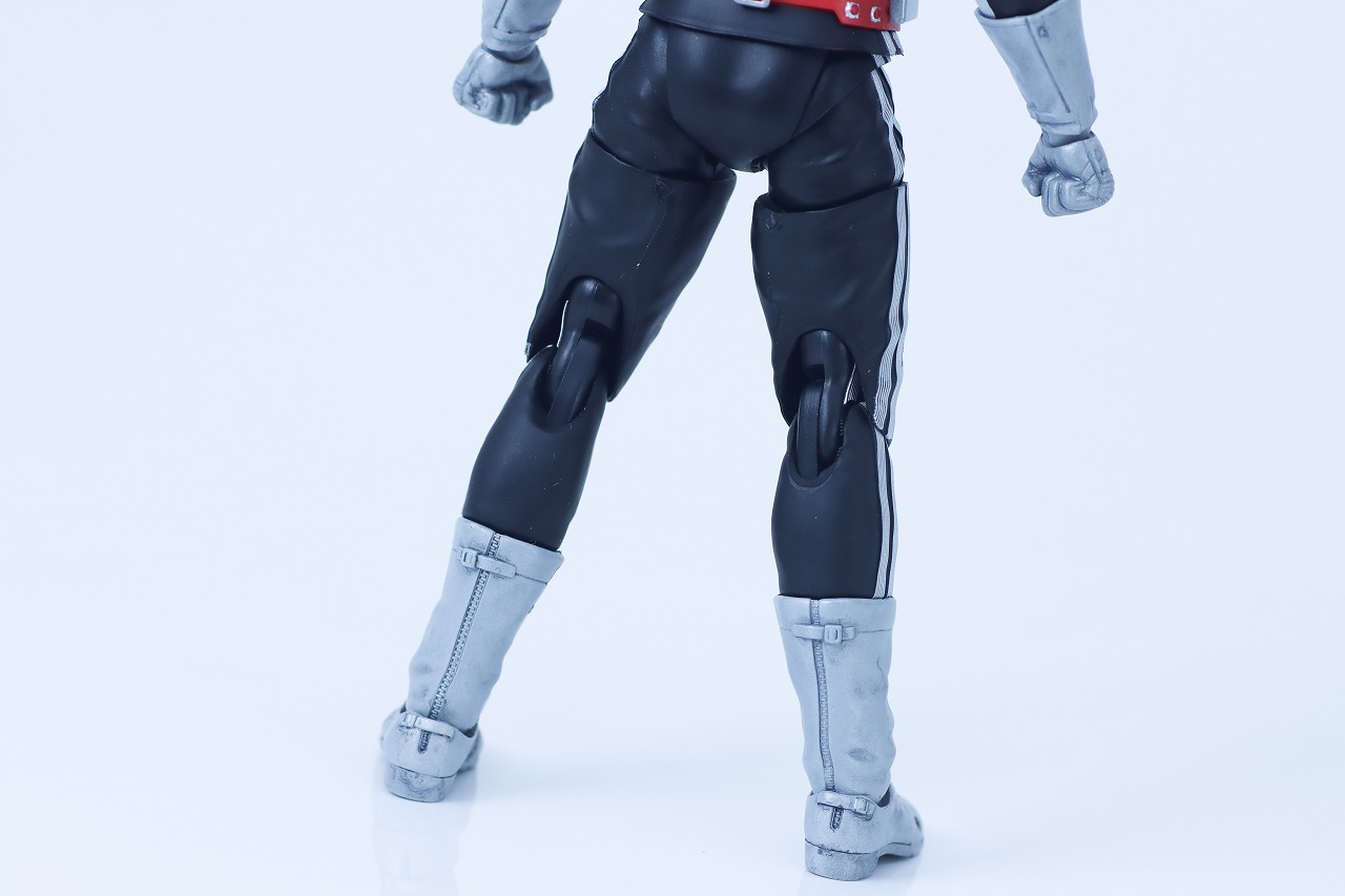 S.H.フィギュアーツ 真骨彫製法　仮面ライダー新1号 栄光の昭和ライダーエディション　レビュー　本体