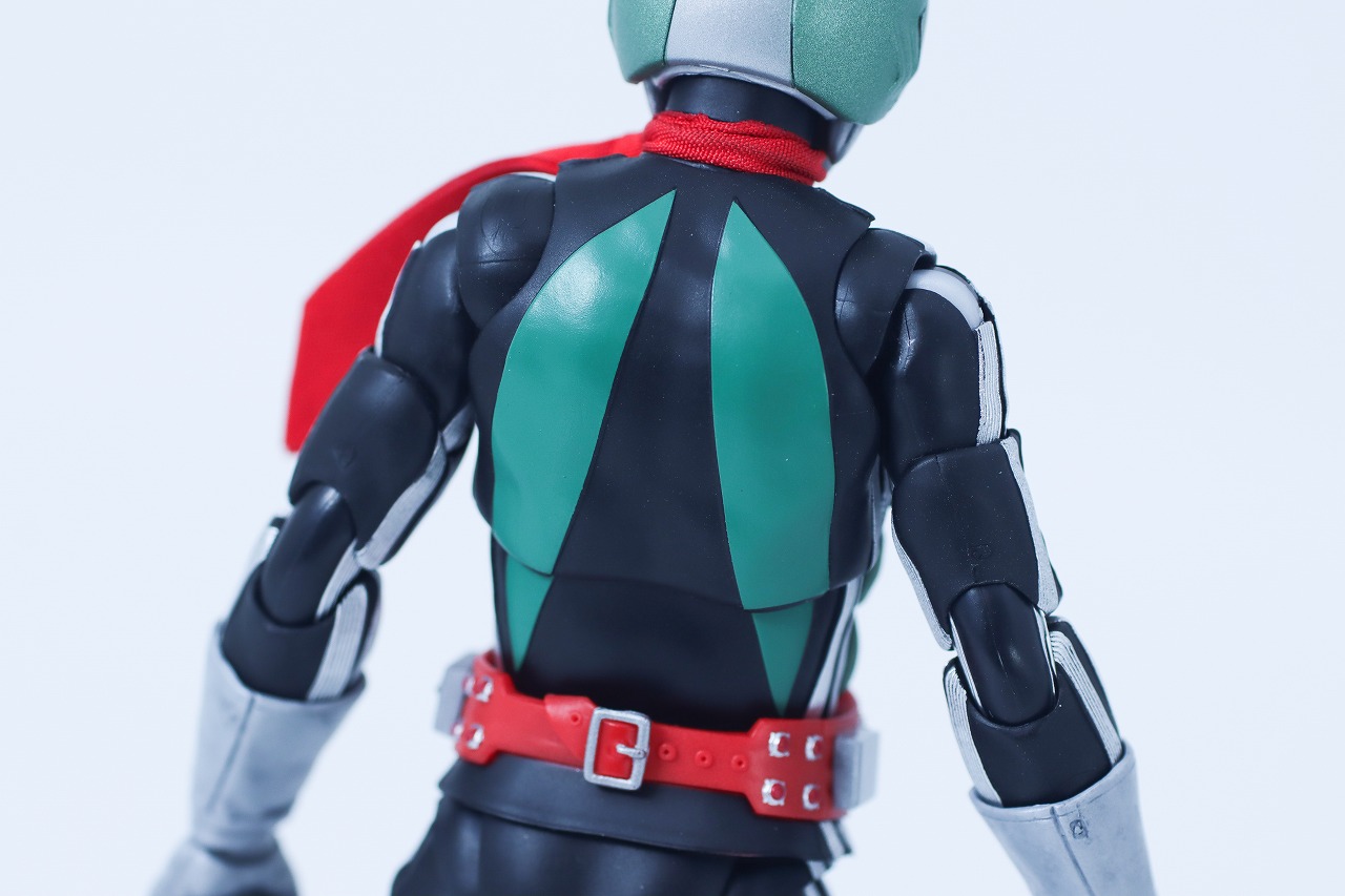 S.H.フィギュアーツ 真骨彫製法　仮面ライダー新1号 栄光の昭和ライダーエディション　レビュー　本体