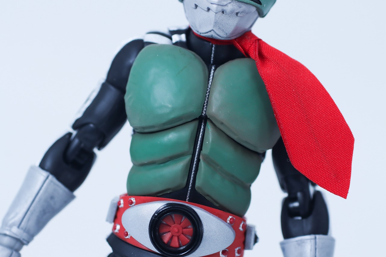 S.H.フィギュアーツ 真骨彫製法　仮面ライダー新1号 栄光の昭和ライダーエディション　レビュー　本体