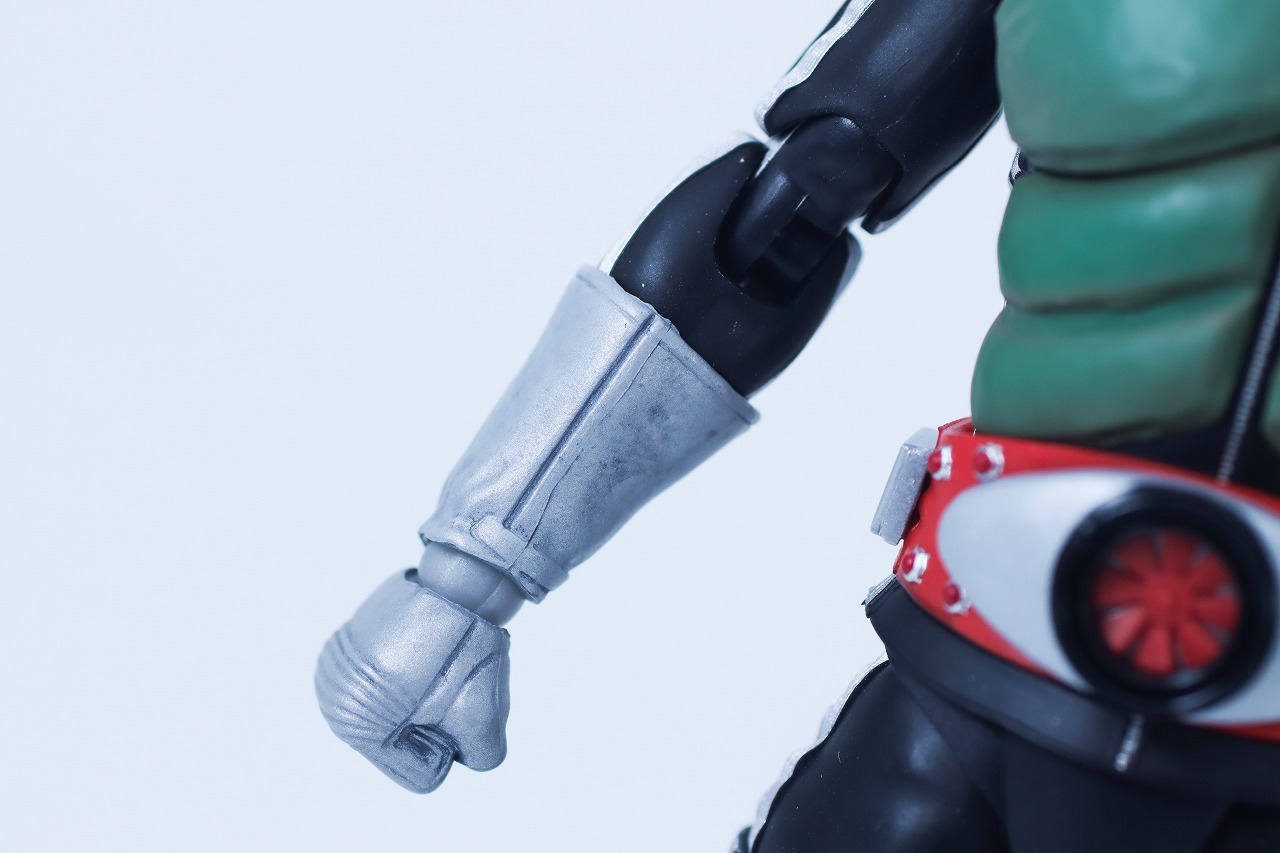 S.H.フィギュアーツ 真骨彫製法　仮面ライダー新1号 栄光の昭和ライダーエディション　レビュー　本体