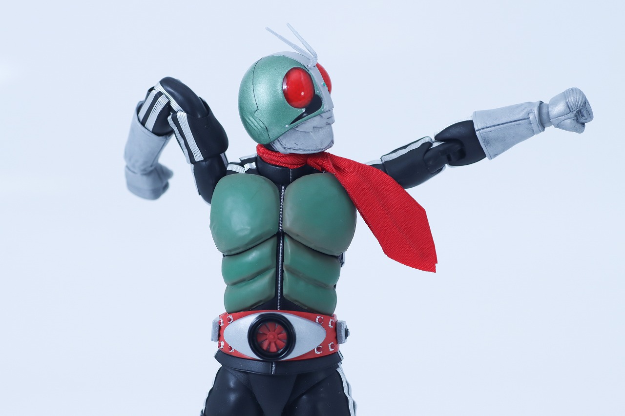 S.H.フィギュアーツ 真骨彫製法　仮面ライダー新1号 栄光の昭和ライダーエディション　レビュー　可動範囲