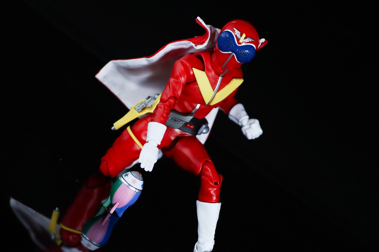 S.H.フィギュアーツ 真骨彫製法　アカレンジャー 50th Anniversary ver.　レビュー　アクション