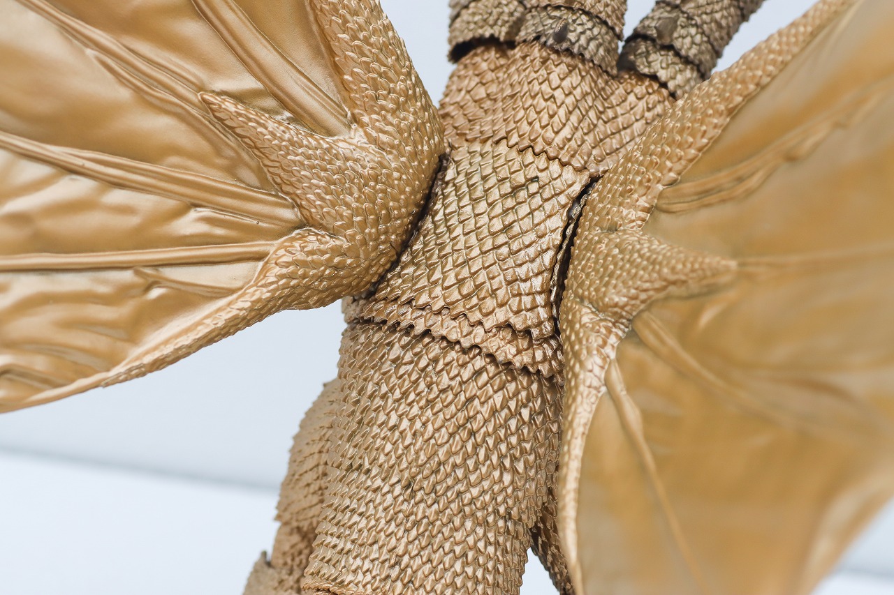 S.H.モンスターアーツ　キングギドラ（1972）　レビュー　本体