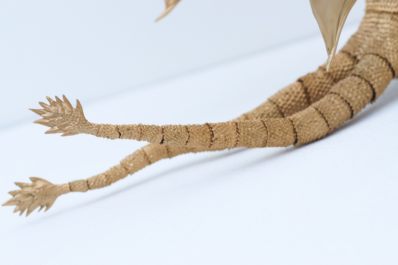 S.H.モンスターアーツ　キングギドラ（1972）　レビュー　本体