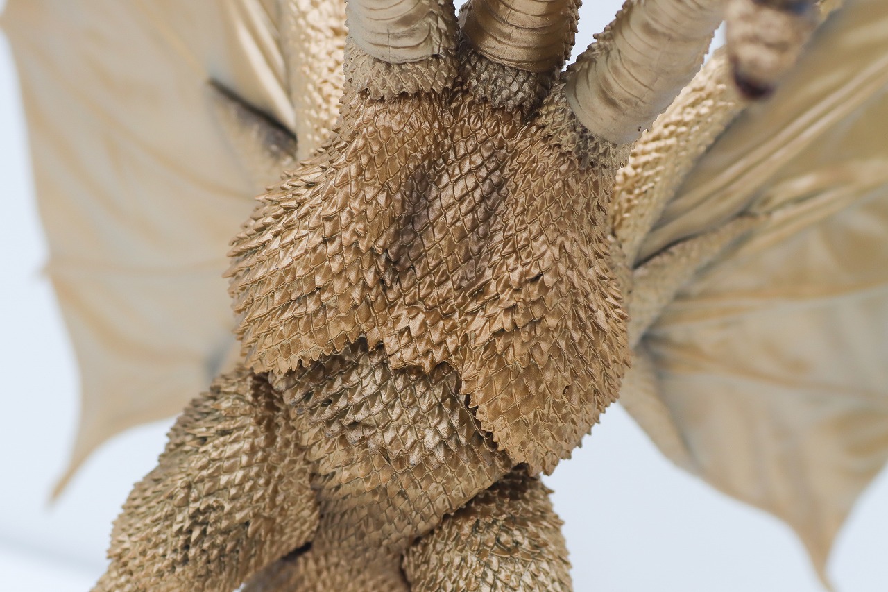 S.H.モンスターアーツ　キングギドラ（1972）　レビュー　本体