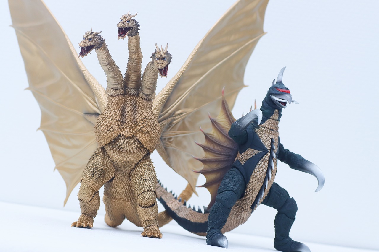 S.H.モンスターアーツ　キングギドラ（1972）　レビュー　アクション　ガイガン