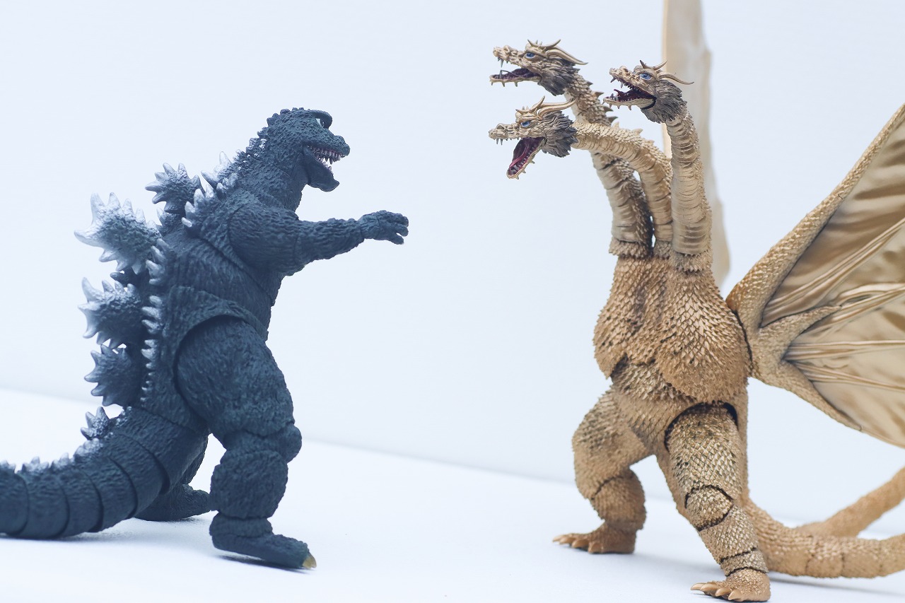 S.H.モンスターアーツ　キングギドラ（1972）　レビュー　アクション