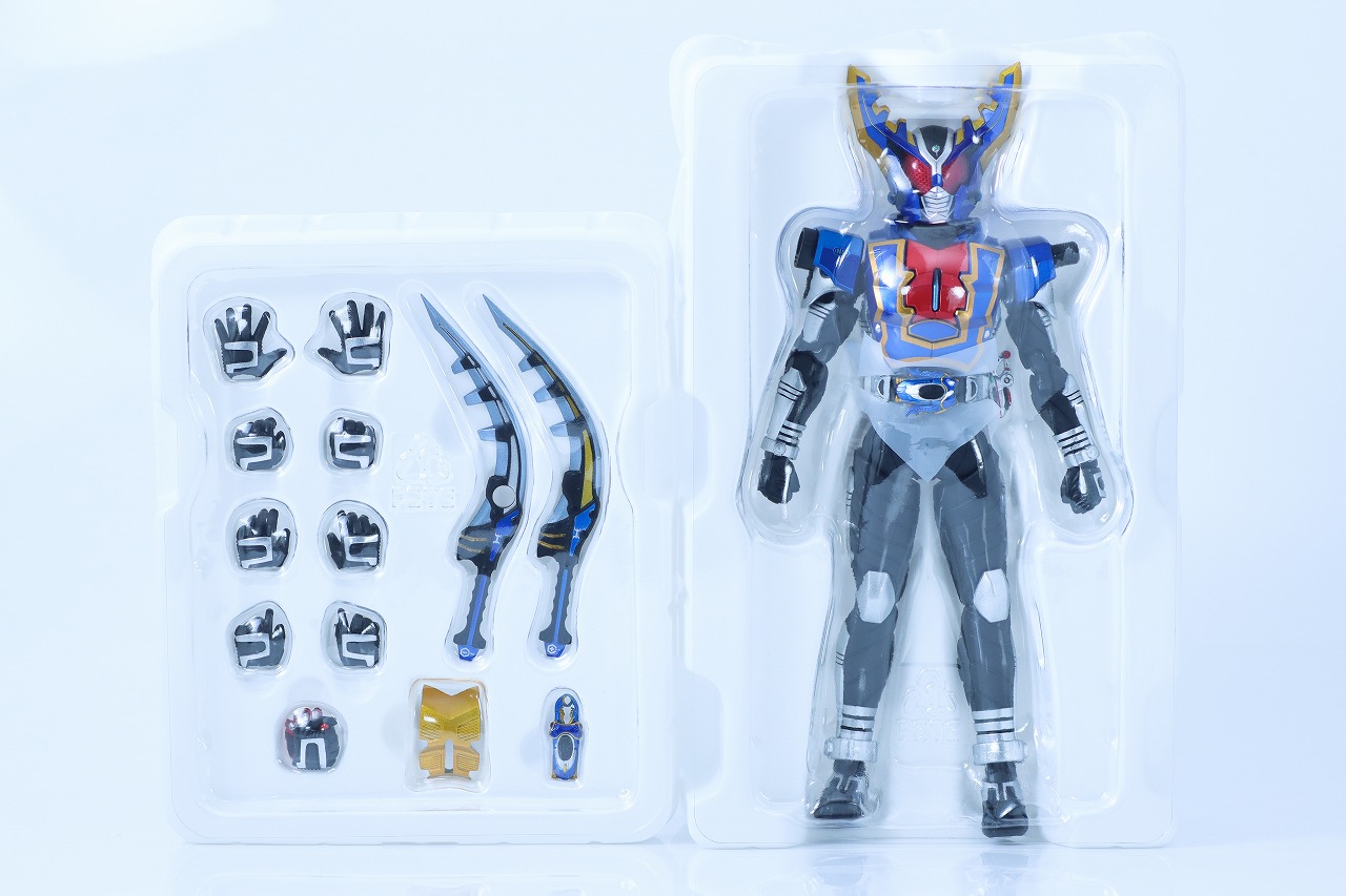 S.H.フィギュアーツ 真骨彫製法　仮面ライダーガタック ハイパーフォーム　レビュー　パッケージ