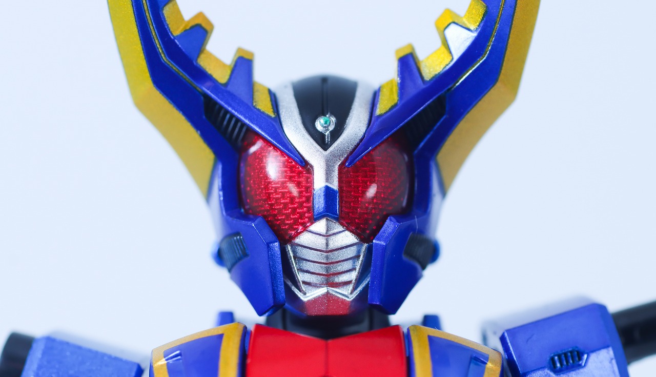 S.H.フィギュアーツ 真骨彫製法　仮面ライダーガタック ハイパーフォーム　レビュー　本体