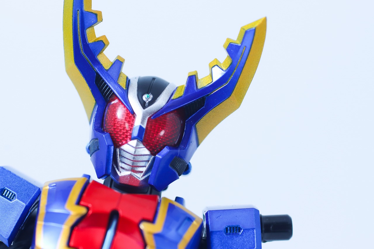 S.H.フィギュアーツ 真骨彫製法　仮面ライダーガタック ハイパーフォーム　レビュー　本体