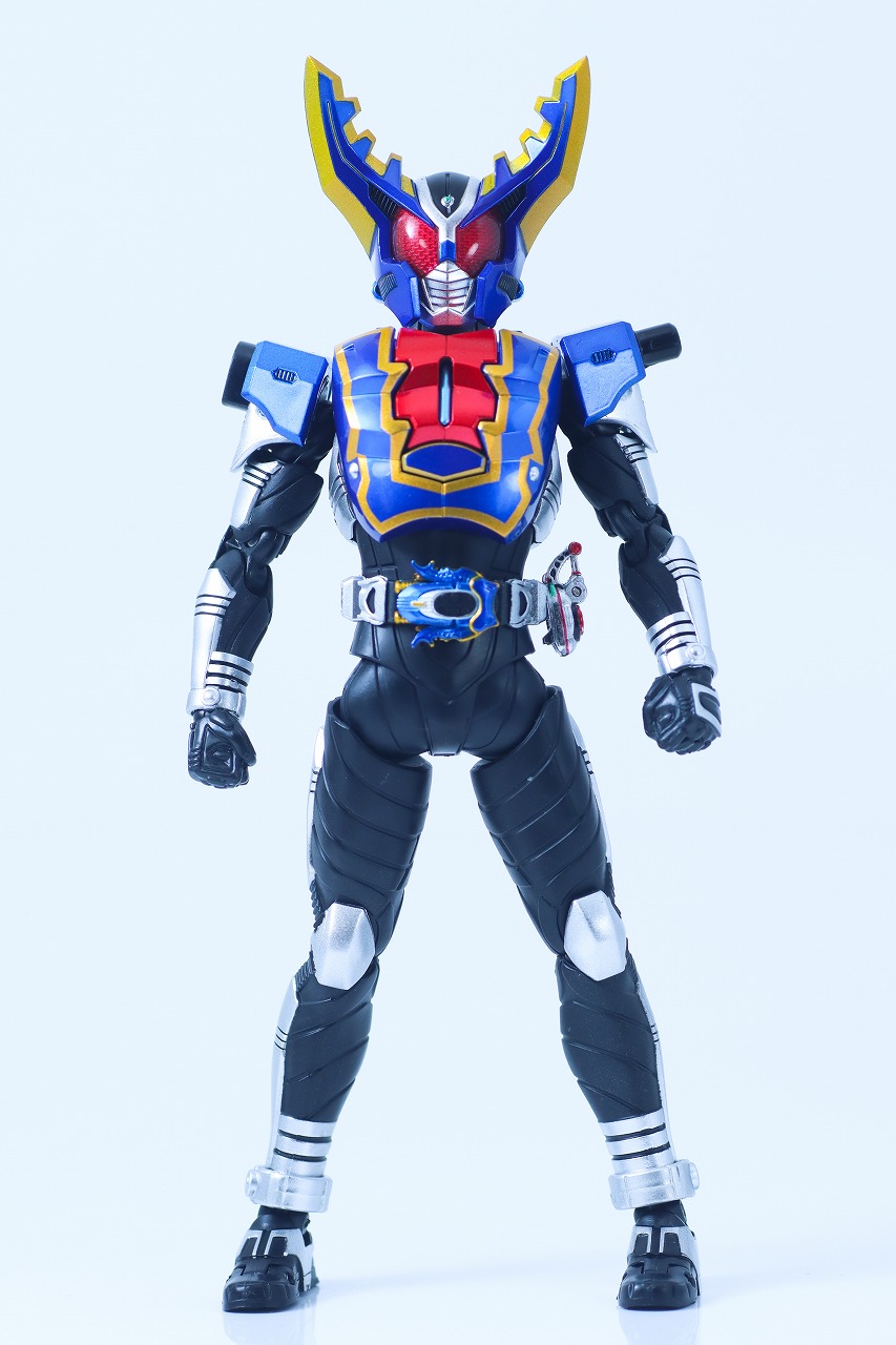 S.H.フィギュアーツ 真骨彫製法　仮面ライダーガタック ハイパーフォーム　レビュー　本体