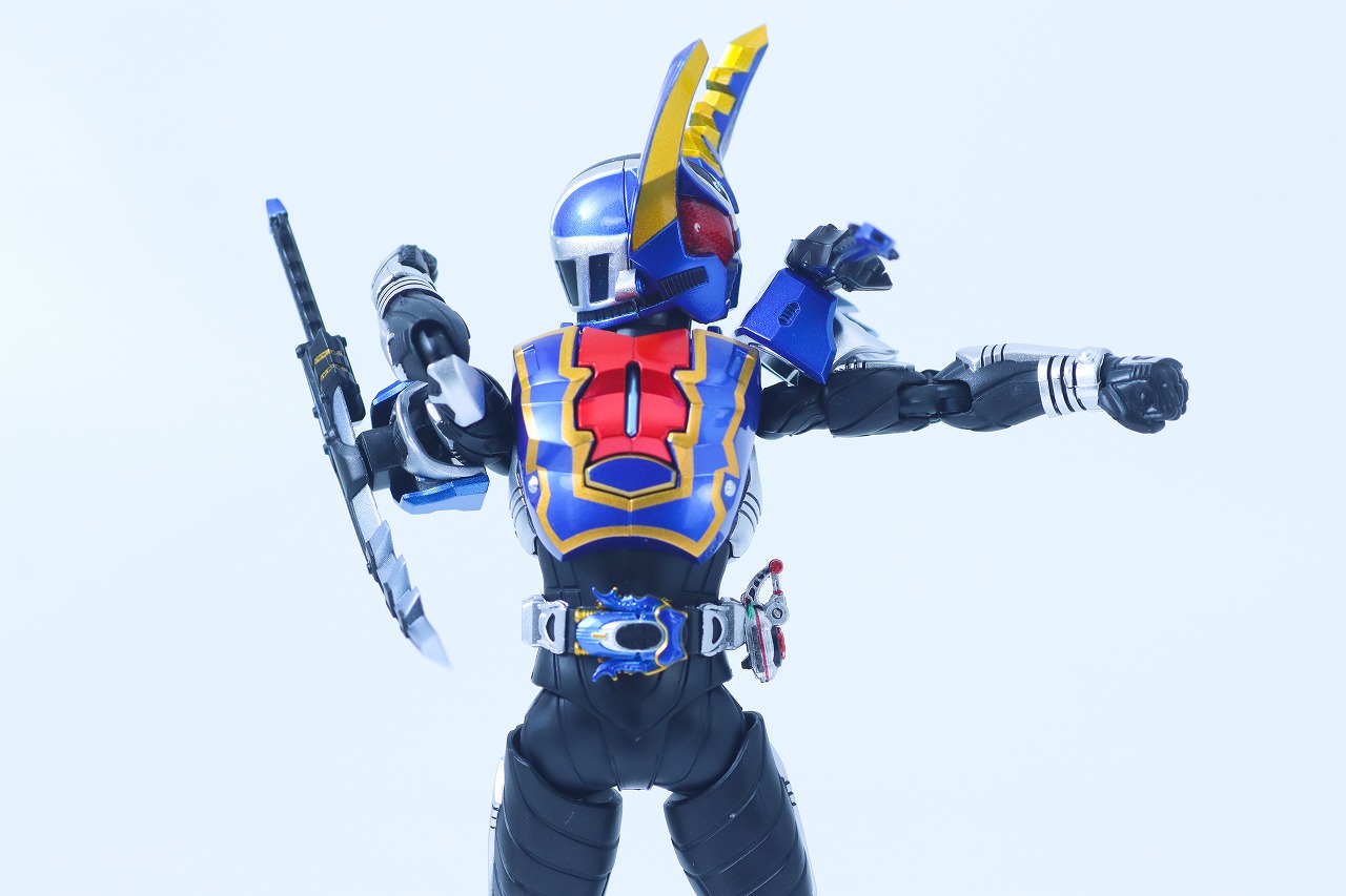 S.H.フィギュアーツ 真骨彫製法　仮面ライダーガタック ハイパーフォーム　レビュー　可動範囲