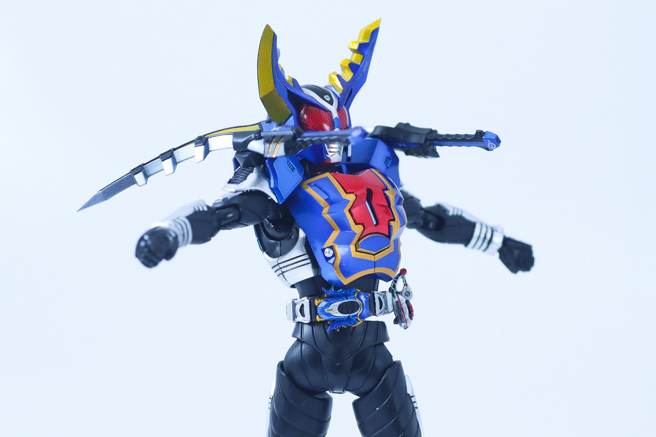 S.H.フィギュアーツ 真骨彫製法　仮面ライダーガタック ハイパーフォーム　レビュー　可動範囲