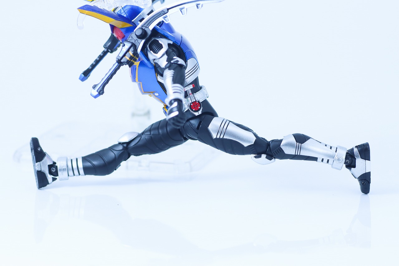 S.H.フィギュアーツ 真骨彫製法　仮面ライダーガタック ハイパーフォーム　レビュー　可動範囲