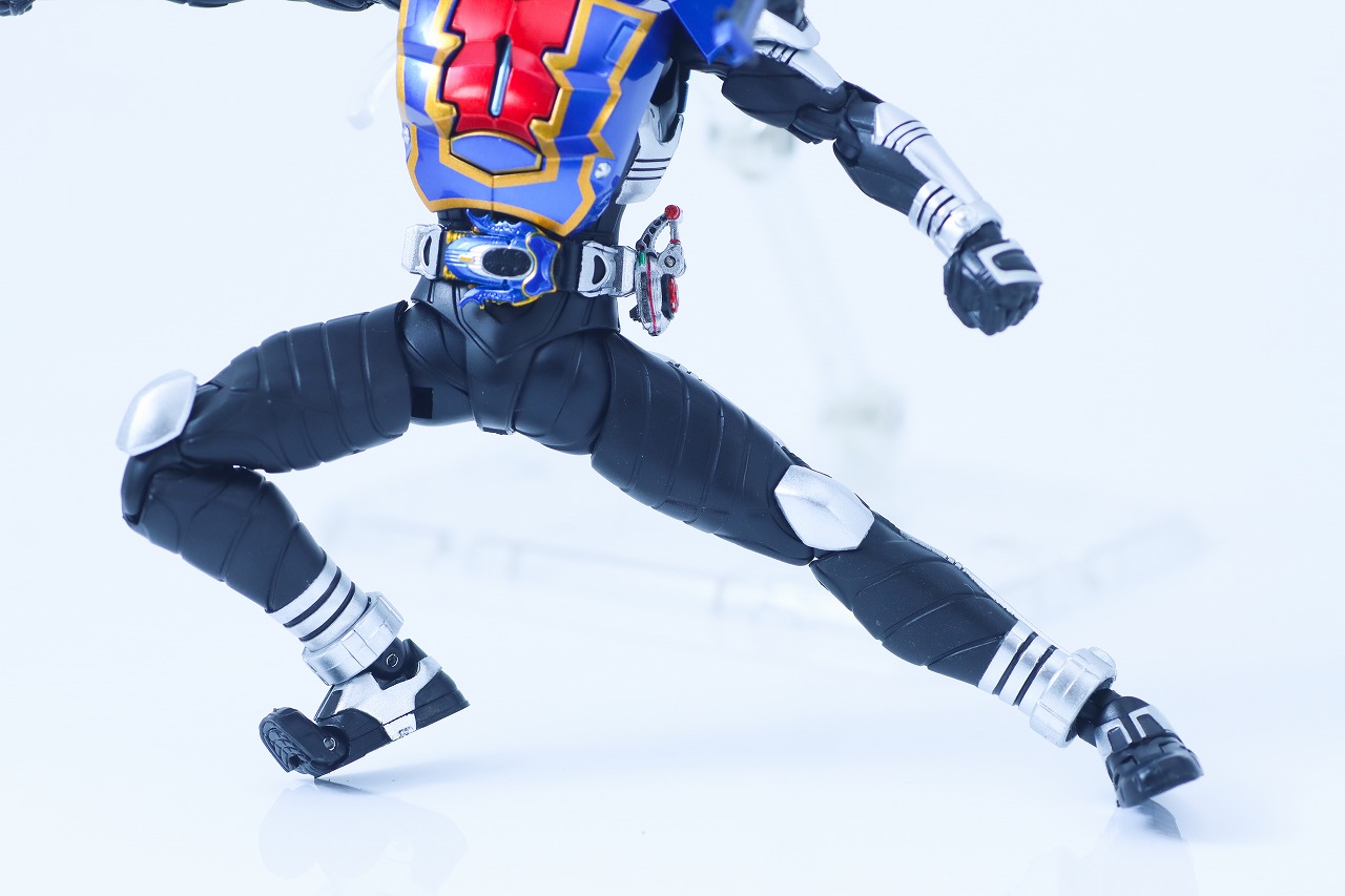 S.H.フィギュアーツ 真骨彫製法　仮面ライダーガタック ハイパーフォーム　レビュー　可動範囲