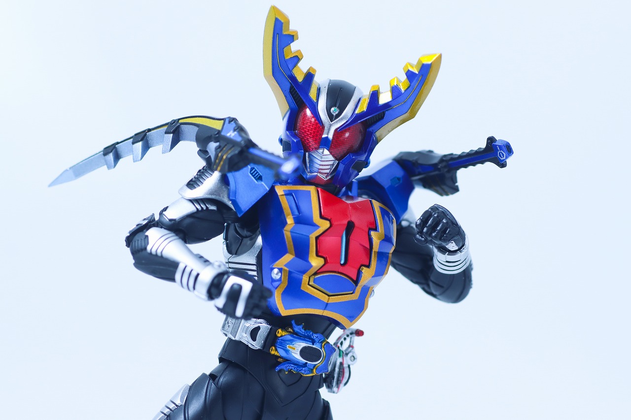 S.H.フィギュアーツ 真骨彫製法　仮面ライダーガタック ハイパーフォーム　レビュー　アクション