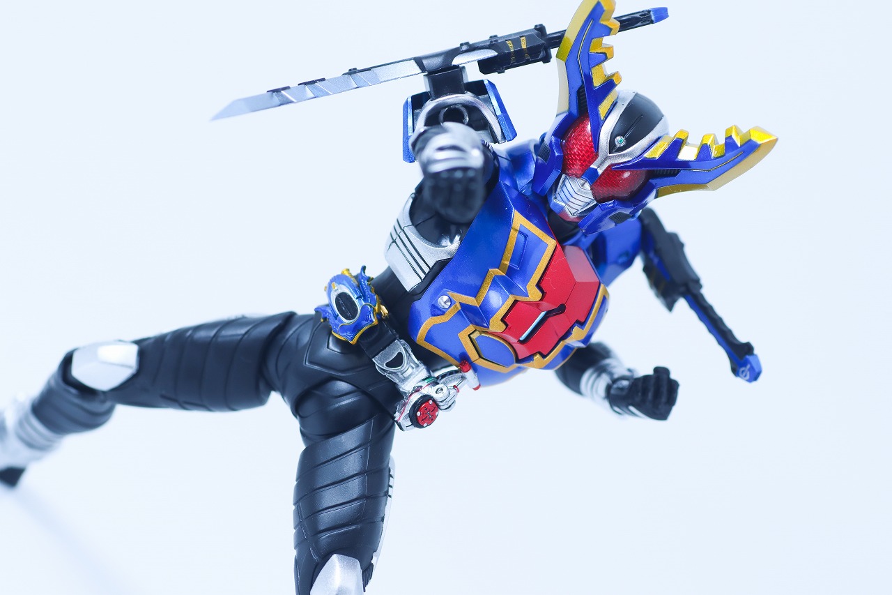 S.H.フィギュアーツ 真骨彫製法　仮面ライダーガタック ハイパーフォーム　レビュー　アクション