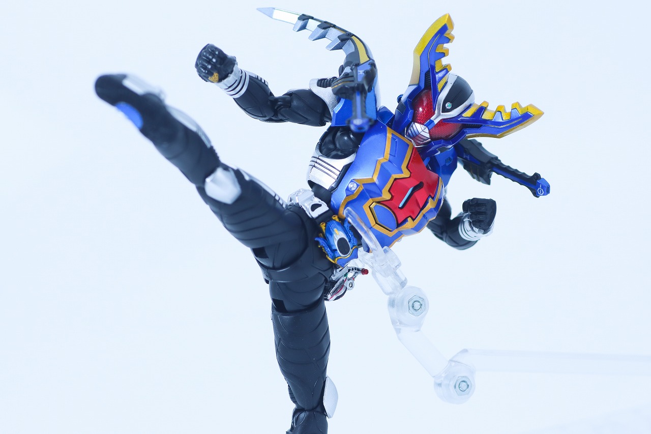 S.H.フィギュアーツ 真骨彫製法　仮面ライダーガタック ハイパーフォーム　レビュー　アクション