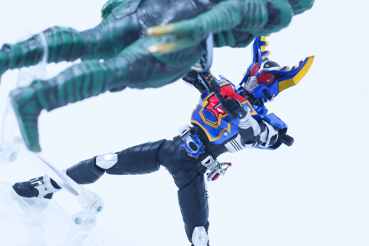 S.H.フィギュアーツ 真骨彫製法　仮面ライダーガタック ハイパーフォーム　レビュー　アクション