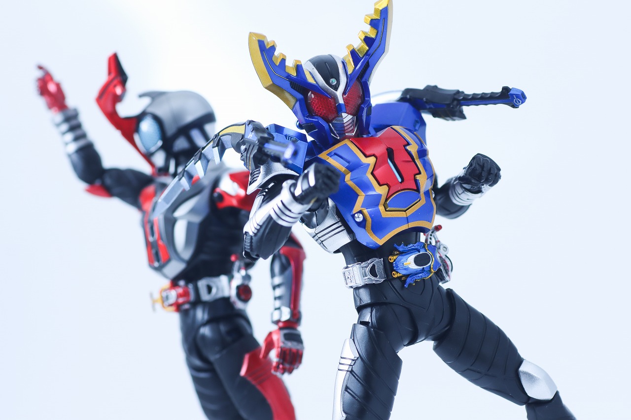 S.H.フィギュアーツ 真骨彫製法　仮面ライダーガタック ハイパーフォーム　レビュー　アクション　仮面ライダーカブト　ハイパーフォーム