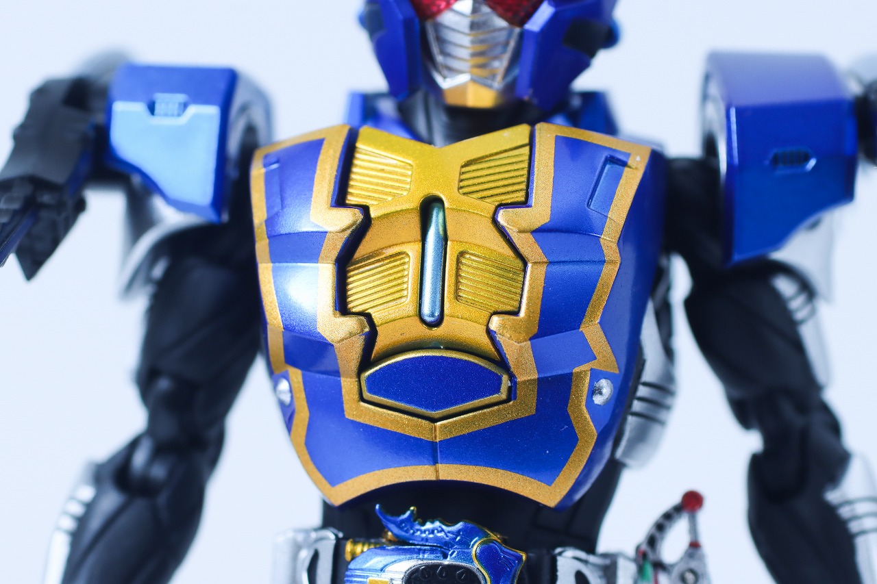 S.H.フィギュアーツ 真骨彫製法　仮面ライダーガタック ハイパーフォーム　レビュー　付属品　ハイパークロックアップ　胸パーツ