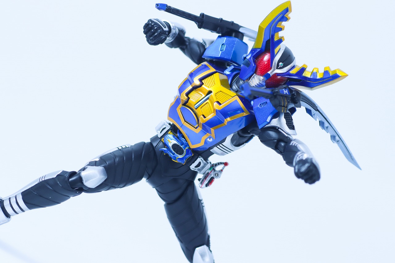 S.H.フィギュアーツ 真骨彫製法　仮面ライダーガタック ハイパーフォーム　レビュー　アクション