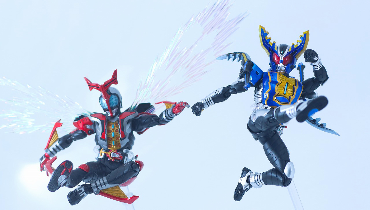 S.H.フィギュアーツ 真骨彫製法　仮面ライダーガタック ハイパーフォーム　レビュー　アクション　仮面ライダーカブト　ハイパーフォーム