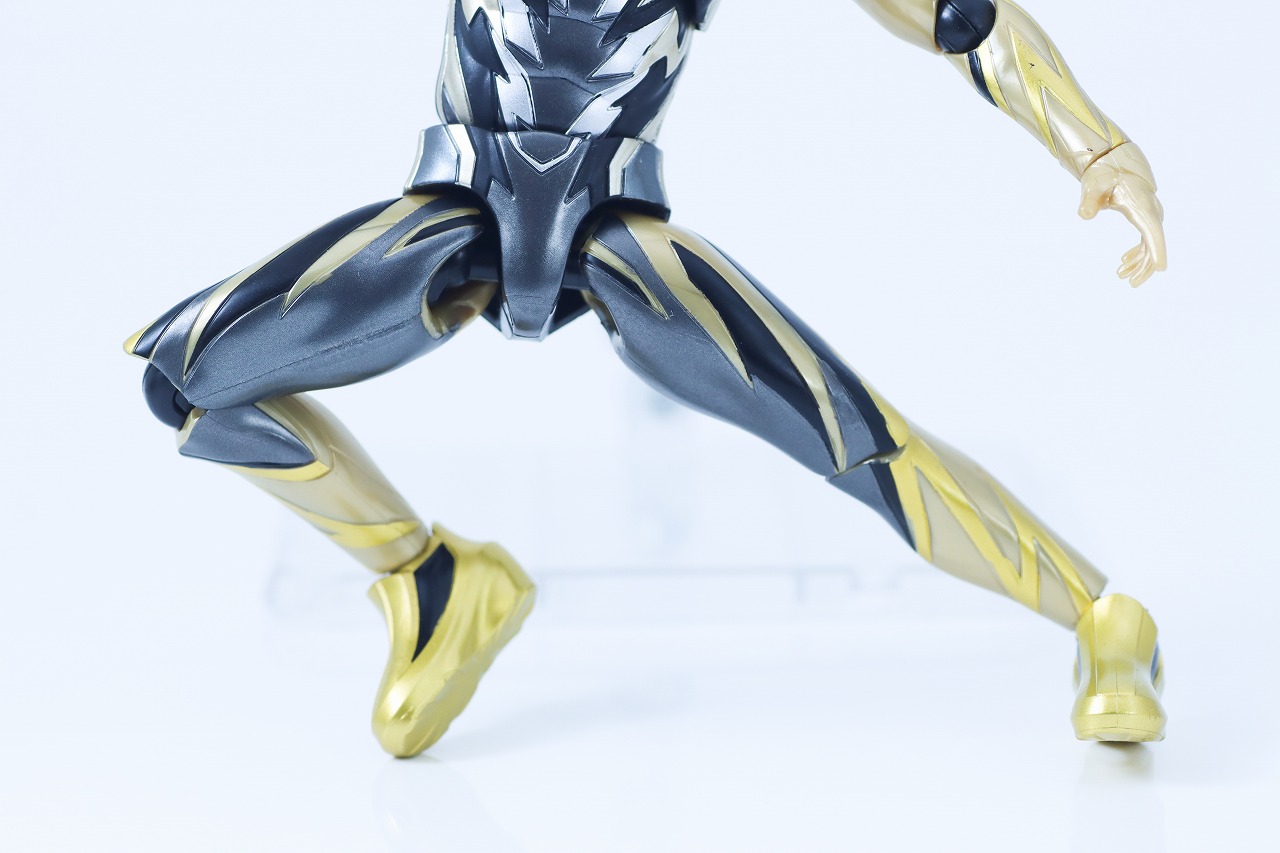 仮面ライダーアクションフィギュア　仮面ライダーゼッツ イナズマプラズマ　レビュー　可動範囲