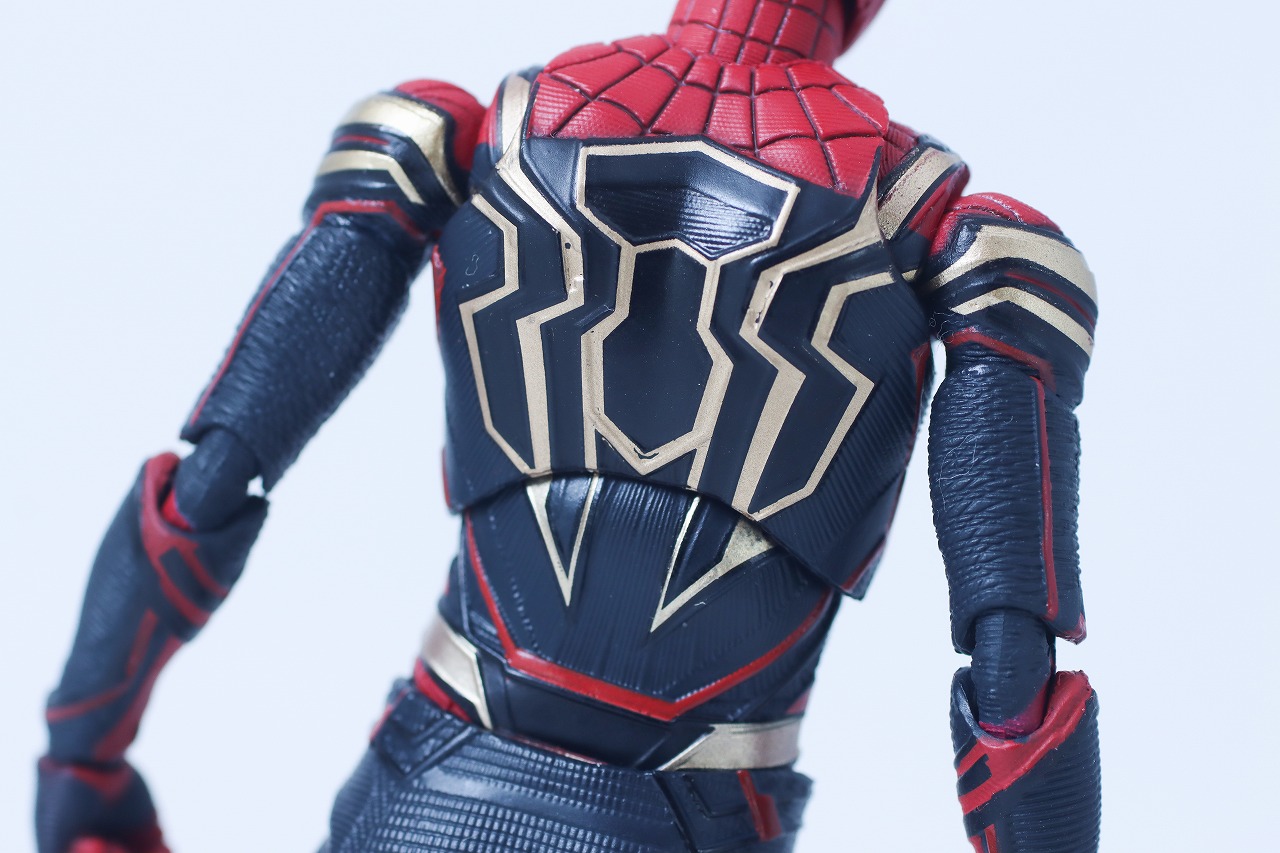 MAFEX　スパイダーマン　インテグレーテッド　スーツ　レビュー　本体