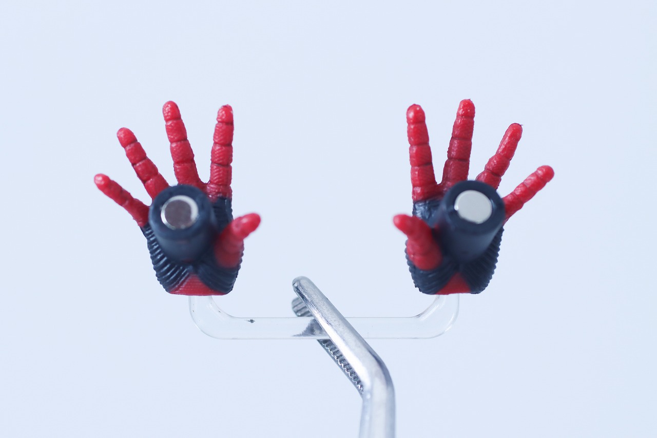 MAFEX　スパイダーマン　インテグレーテッド　スーツ　レビュー　付属品　手首　磁石