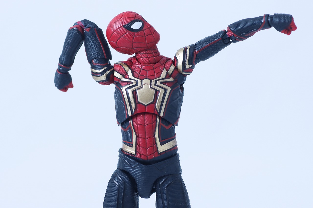 MAFEX　スパイダーマン　インテグレーテッド　スーツ　レビュー　可動範囲