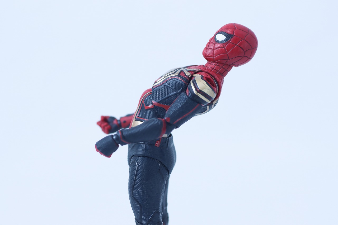 MAFEX　スパイダーマン　インテグレーテッド　スーツ　レビュー　可動範囲