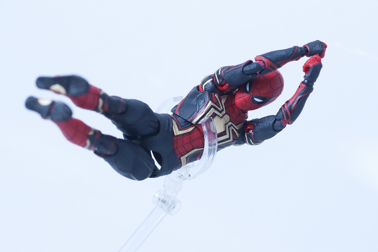 MAFEX　スパイダーマン　インテグレーテッド　スーツ　レビュー　アクション